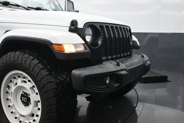 Used 2021 Jeep Gladiator Sport AWD/4WD image 32