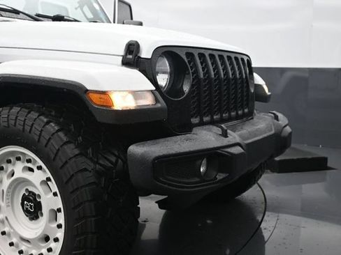 Used 2021 Jeep Gladiator Sport AWD/4WD image 32