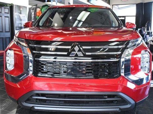 New 2026 Mitsubishi Outlander ES AWD/4WD image 2