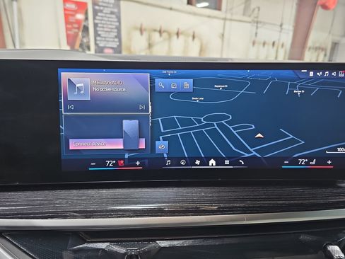 Used 2025 BMW X5 xDrive40i w/ M Sport Package image 24