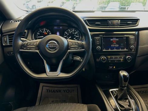 Used 2019 Nissan Rogue S image 10