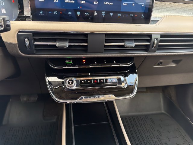 Certified 2023 Lincoln Corsair AWD image 20