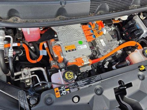 Used 2020 Chevrolet Bolt Premier w/ Infotainment Package FWD image 19