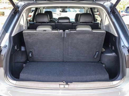Used 2024 Volkswagen Tiguan SE FWD image 30