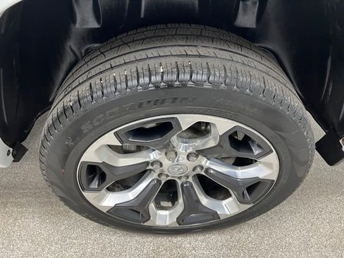 Used 2022 RAM 1500 Limited w/ Body-Colour Bumper Group AWD/4WD image 14
