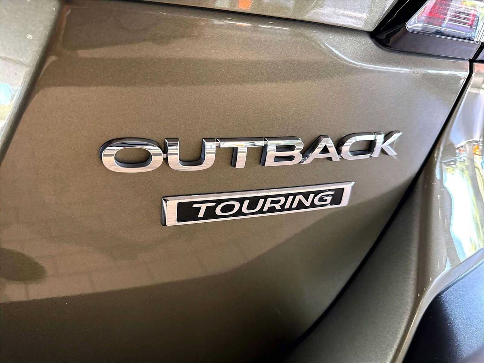 Used 2023 Subaru Outback Touring AWD/4WD image 37