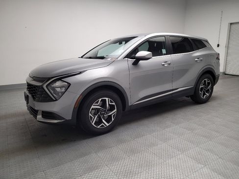 Used 2023 Kia Sportage LX image 2