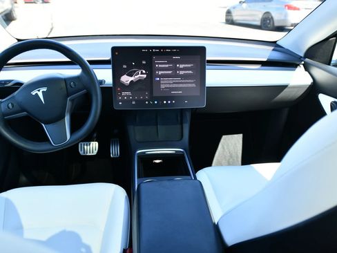 Used 2022 Tesla Model Y Performance AWD/4WD image 21