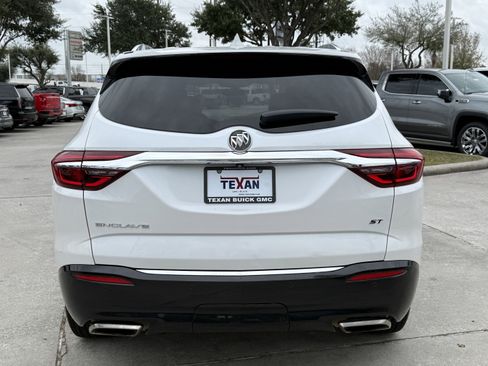 Used 2020 Buick Enclave Essence w/ Sport Touring Edition image 6