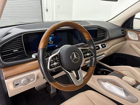 Used 2022 Mercedes-Benz GLS 450 4MATIC image 4