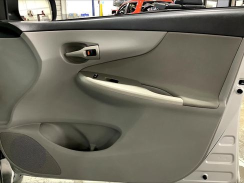 Used 2012 Toyota Corolla LE FWD image 21
