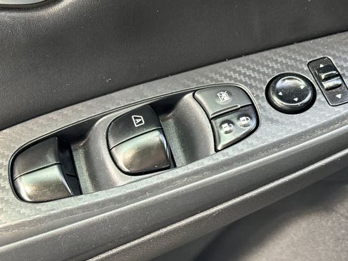 Used 2021 Nissan Sentra SV FWD image 14