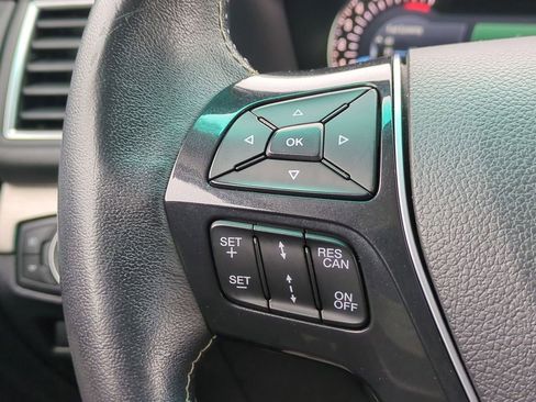 Used 2016 Ford Explorer Platinum image 24