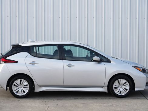 Used 2023 Nissan Leaf S image 45