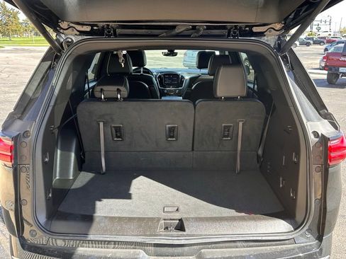 Used 2023 Chevrolet Traverse Premier AWD/4WD image 21