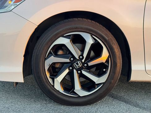 Used 2017 Honda Accord EX-L image 14