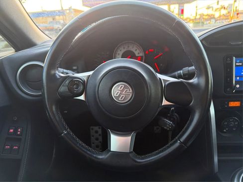 Used 2020 Toyota 86 image 16