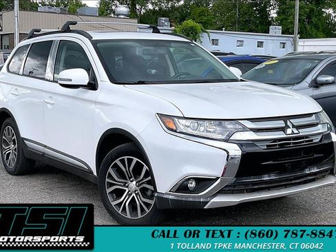 Used 2016 Mitsubishi Outlander SE AWD/4WD image 2