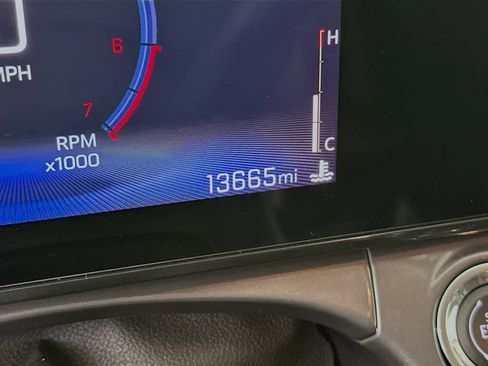 Used 2024 Chevrolet Trax ACTIV w/ Driver Confidence Package FWD image 19