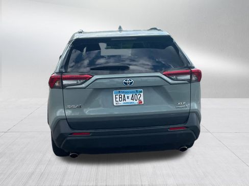 Certified 2020 Toyota RAV4 XLE w/ XLE Grade Weather Package AWD/4WD image 4
