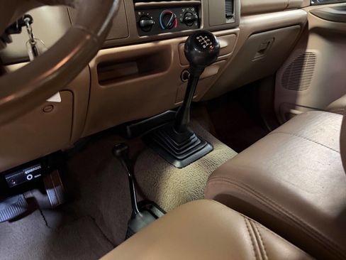 Used 1999 Ford F250 Lariat image 32