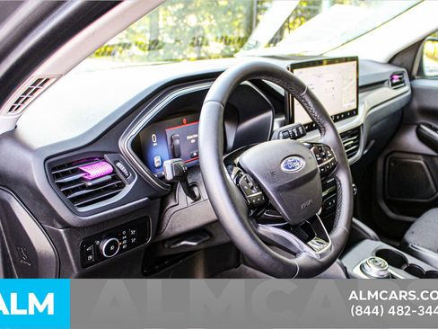 Used 2023 Ford Escape SE image 31