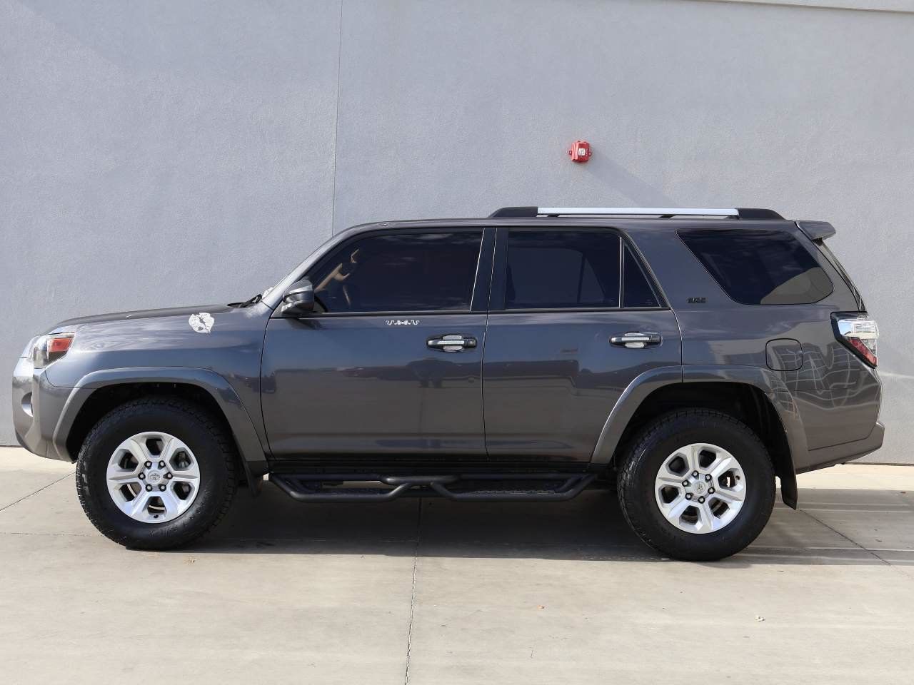 Used 2023 Toyota 4Runner SR5 AWD/4WD image 2