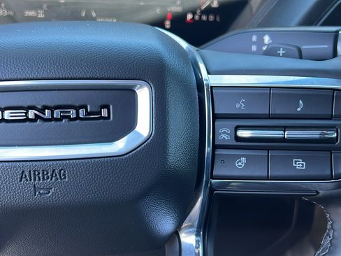 Certified 2025 GMC Yukon XL Denali AWD/4WD image 31