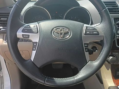 Used 2013 Toyota Highlander Limited FWD image 15