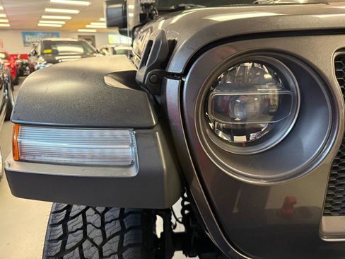 Used 2018 Jeep Wrangler Rubicon AWD/4WD image 24