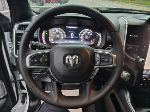 Used 2025 RAM 1500 Laramie AWD/4WD image 26