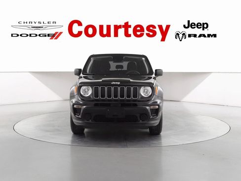 Certified 2023 Jeep Renegade Latitude image 10