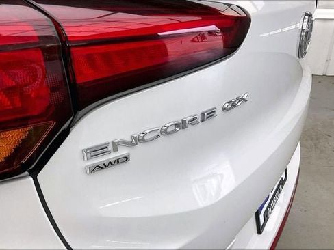 Used 2020 Buick Encore GX Essence w/ Advanced Technology Package AWD/4WD image 9