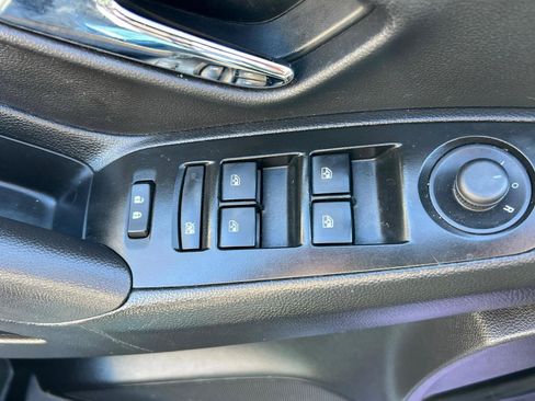 Used 2019 Chevrolet Trax LT w/ LT Convenience Package image 15