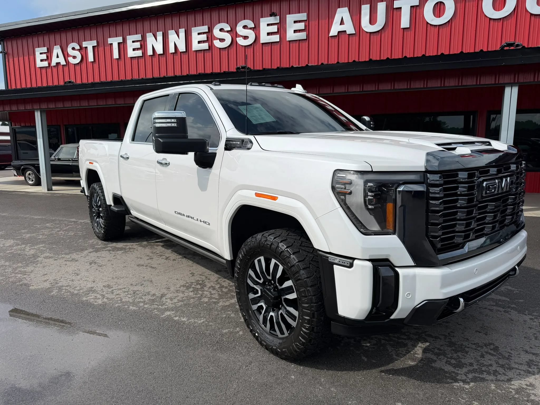 Used 2024 GMC Sierra 2500 Denali Ultimate AWD/4WD image 1