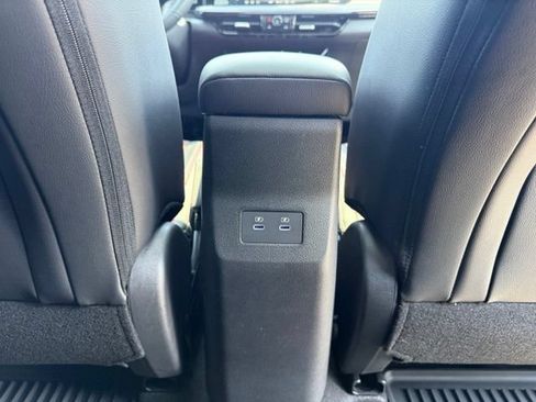 New 2026 Nissan Kicks SR AWD/4WD image 26