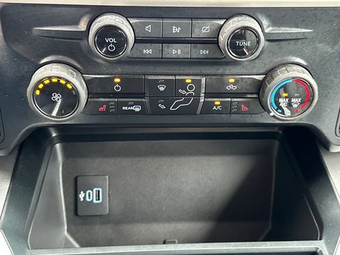 Certified 2023 Ford F250 XLT w/ XLT Premium Package AWD/4WD image 33