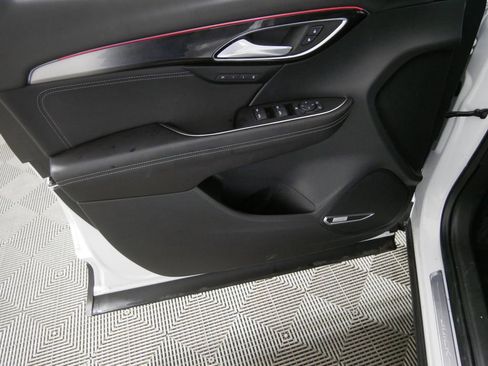 Used 2025 Buick Envision Preferred image 12