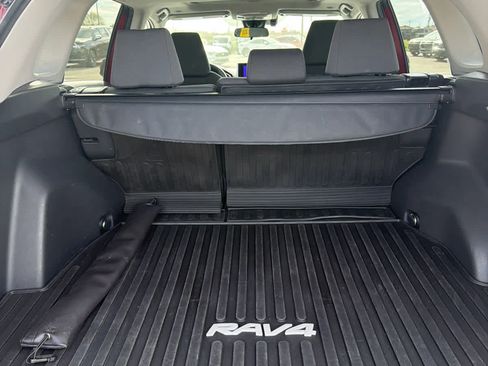 Used 2024 Toyota RAV4 XLE w/ Convenience Package image 9