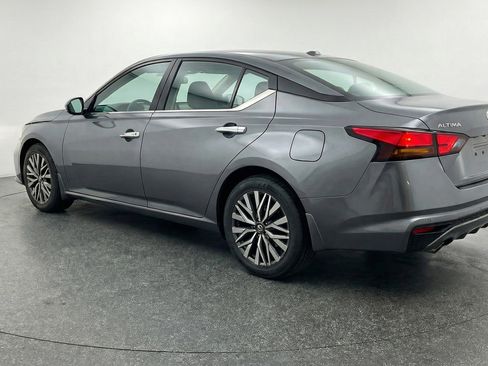 Used 2025 Nissan Altima 2.5 SV image 6