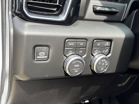 Used 2026 GMC Sierra 2500 Denali Ultimate AWD/4WD image 28