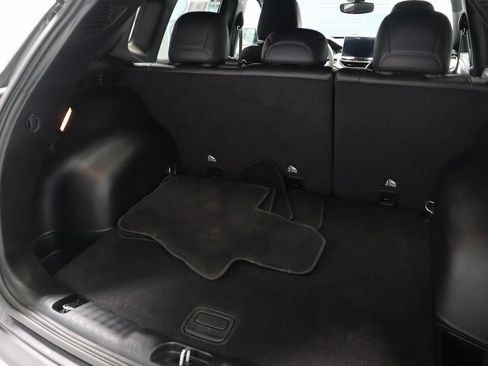 Used 2024 Jeep Compass Latitude image 15