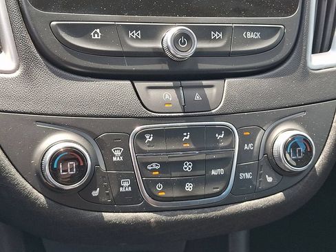 Used 2024 Chevrolet Malibu LT FWD image 15