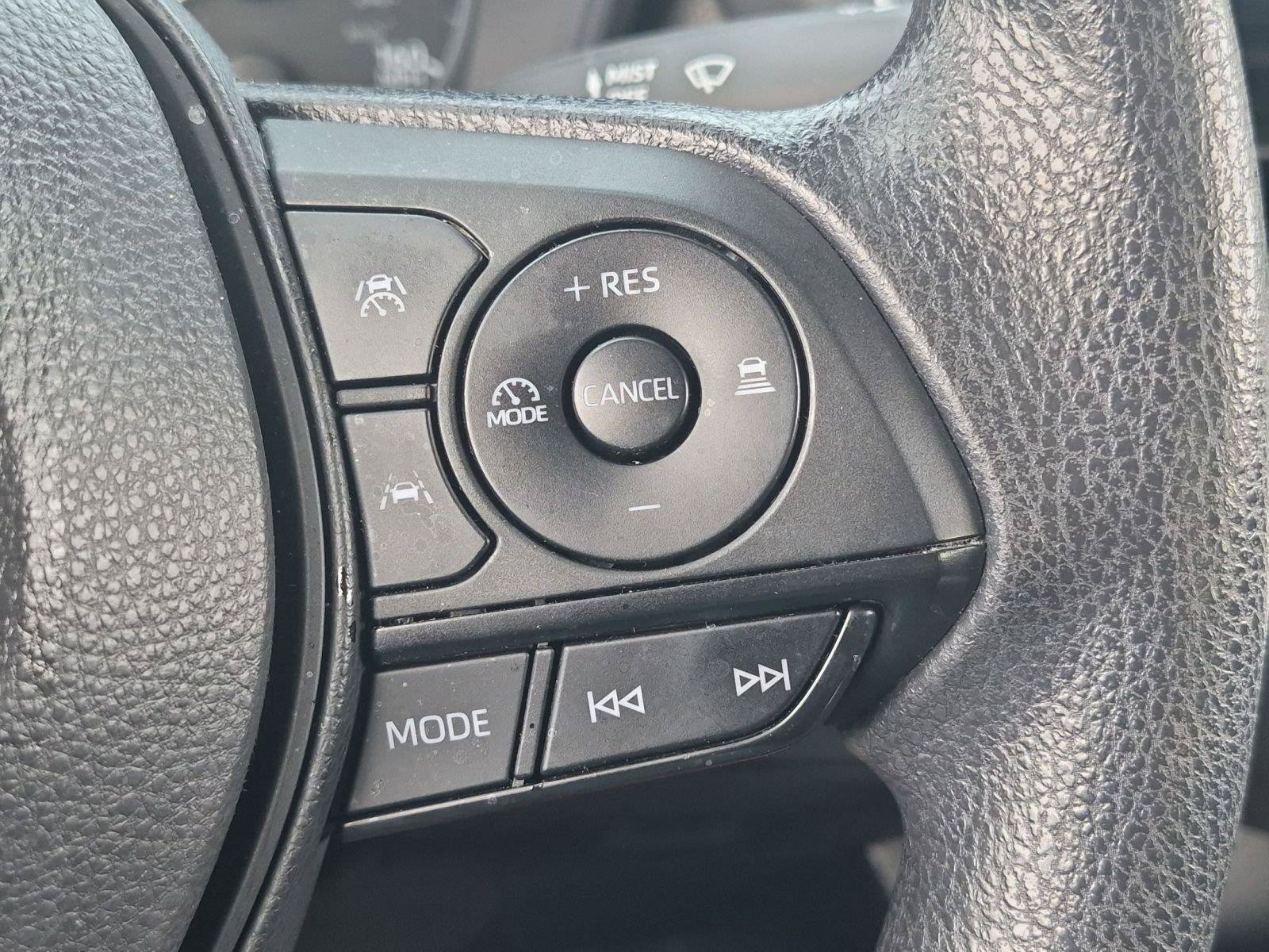 Used 2024 Toyota Corolla LE w/ LE Convenience Package FWD image 24