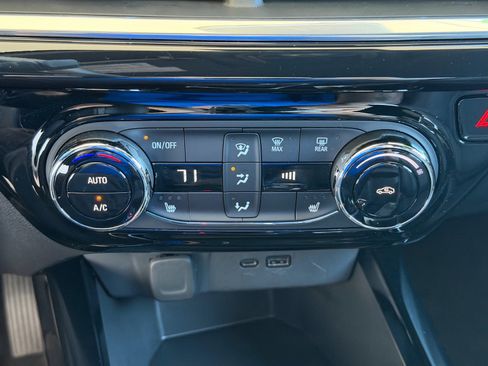 Used 2024 Chevrolet Trax RS w/ Driver Confidence Package image 13