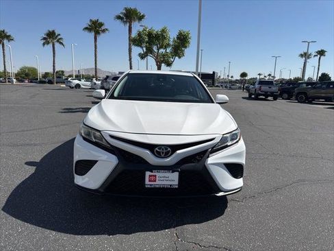 Certified 2019 Toyota Camry SE FWD image 3