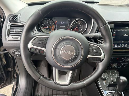 Used 2018 Jeep Compass Limited image 15