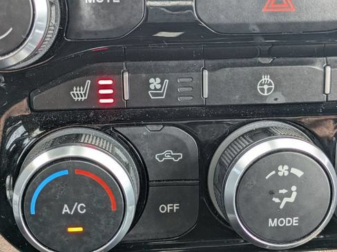 Used 2019 RAM 1500 Laramie RWD image 21