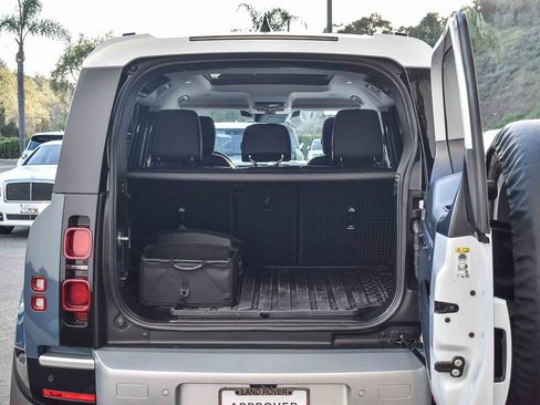 Used 2024 Land Rover Defender 110 S image 27