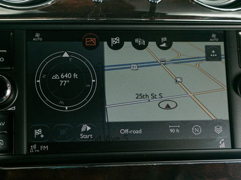 Used 2019 Bentley Bentayga image 16